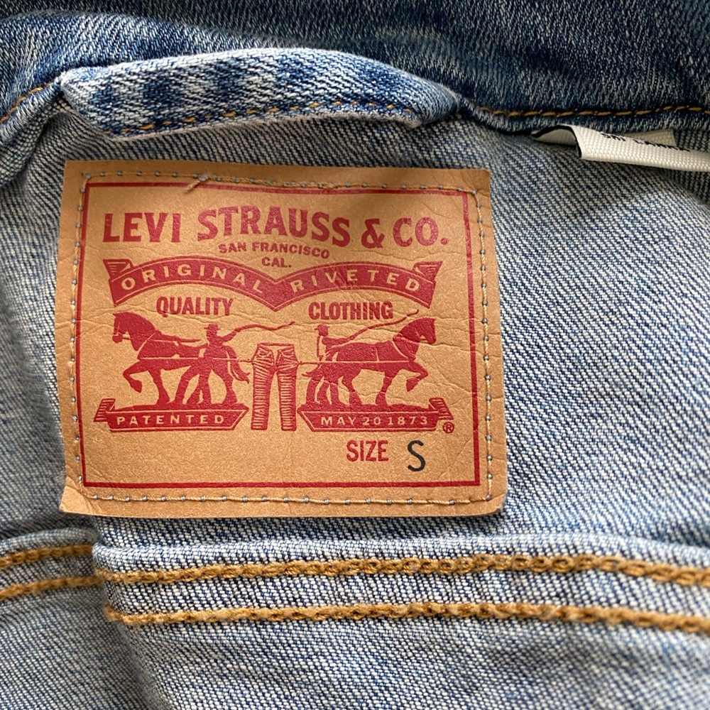 Levi’s Trucker Jacket - Picture 4 of 4